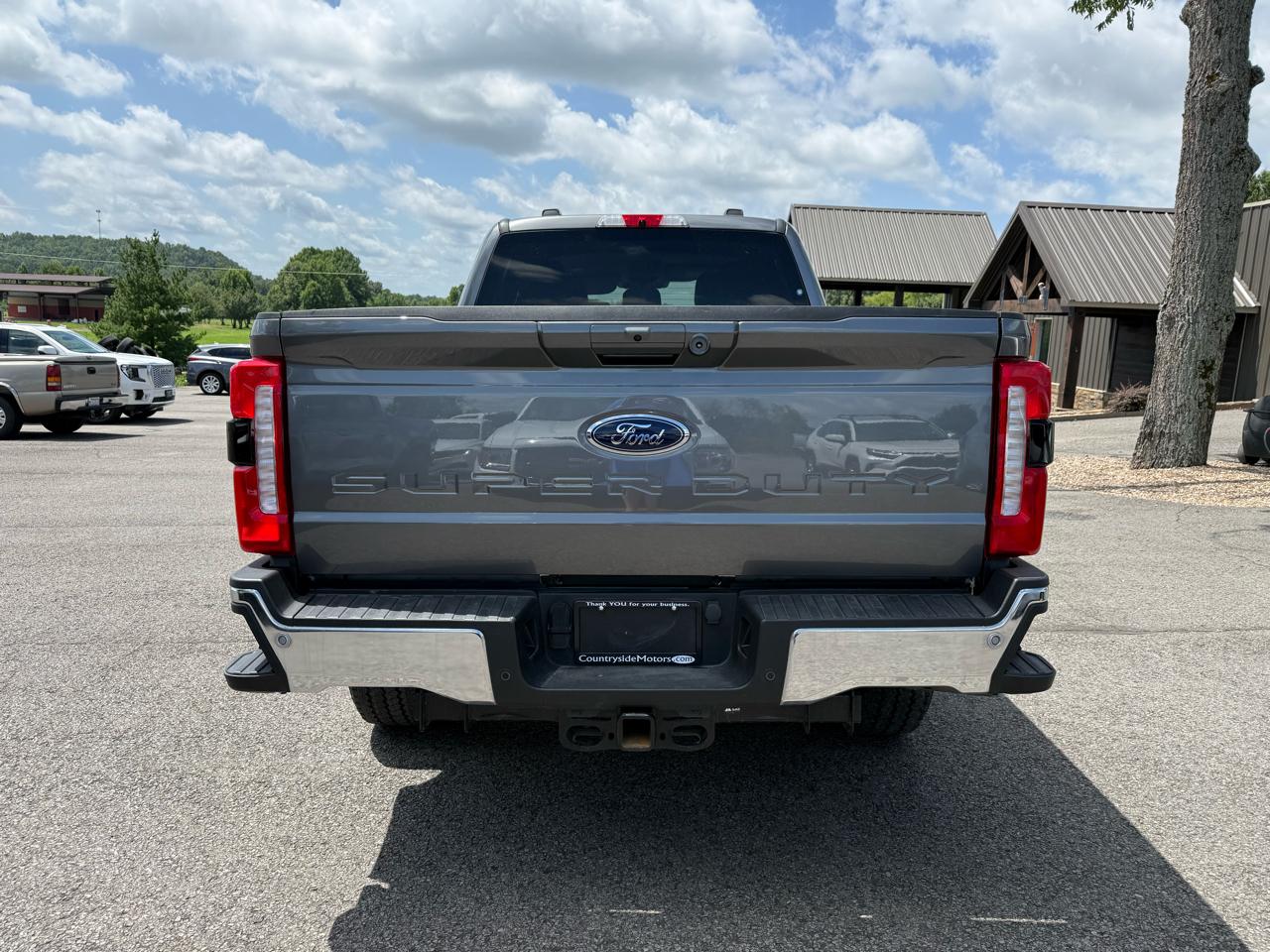Ford F-250 SD Lariat Crew Cab 4WD 2025