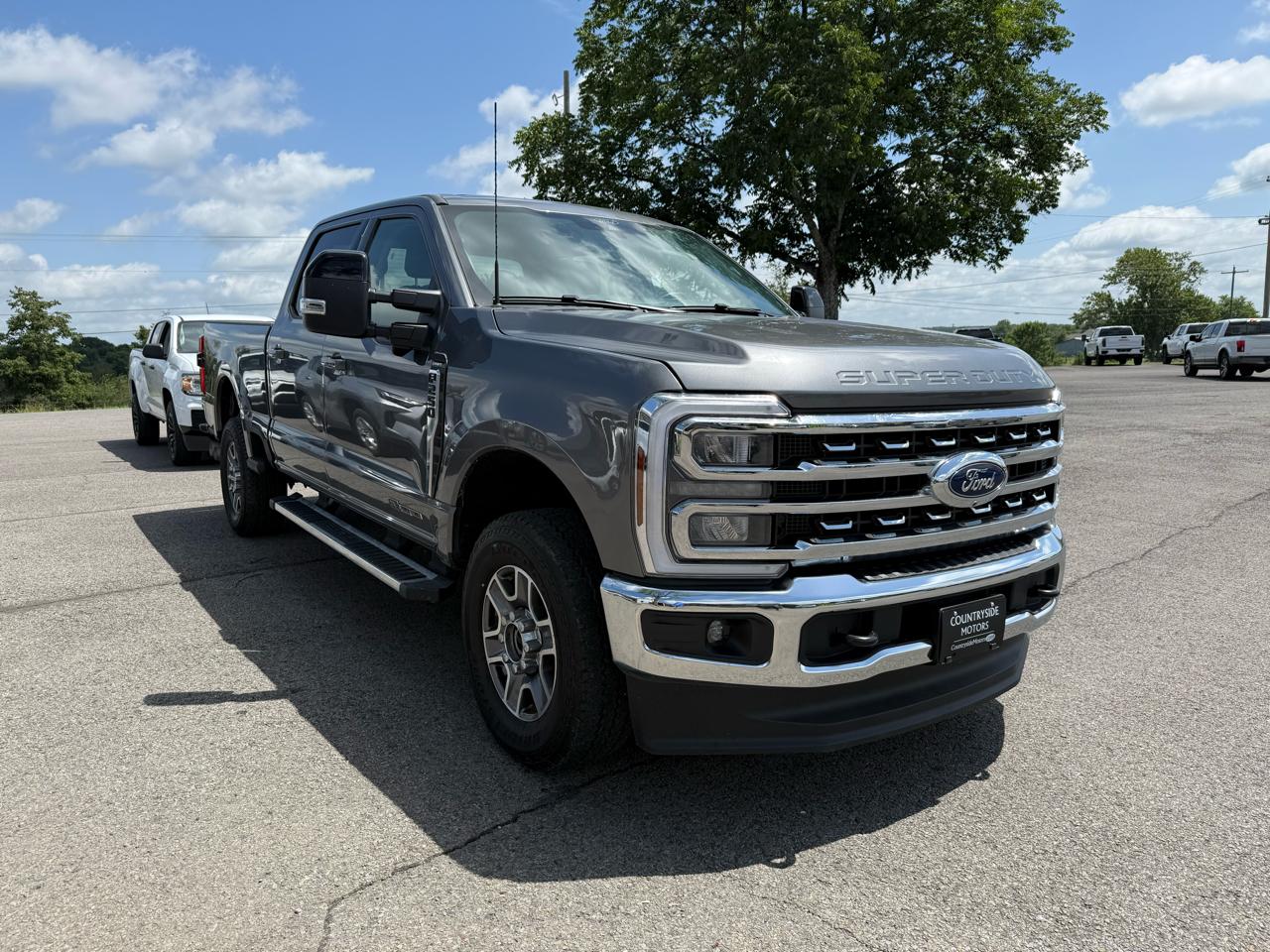 Ford F-250 SD Lariat Crew Cab 4WD 2025