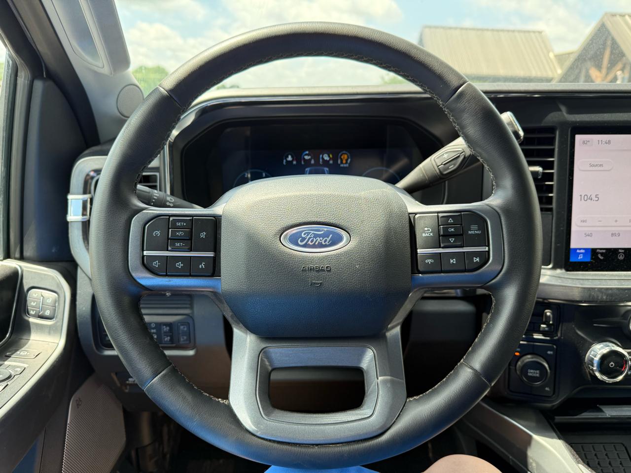 Ford F-250 SD Lariat Crew Cab 4WD 2025