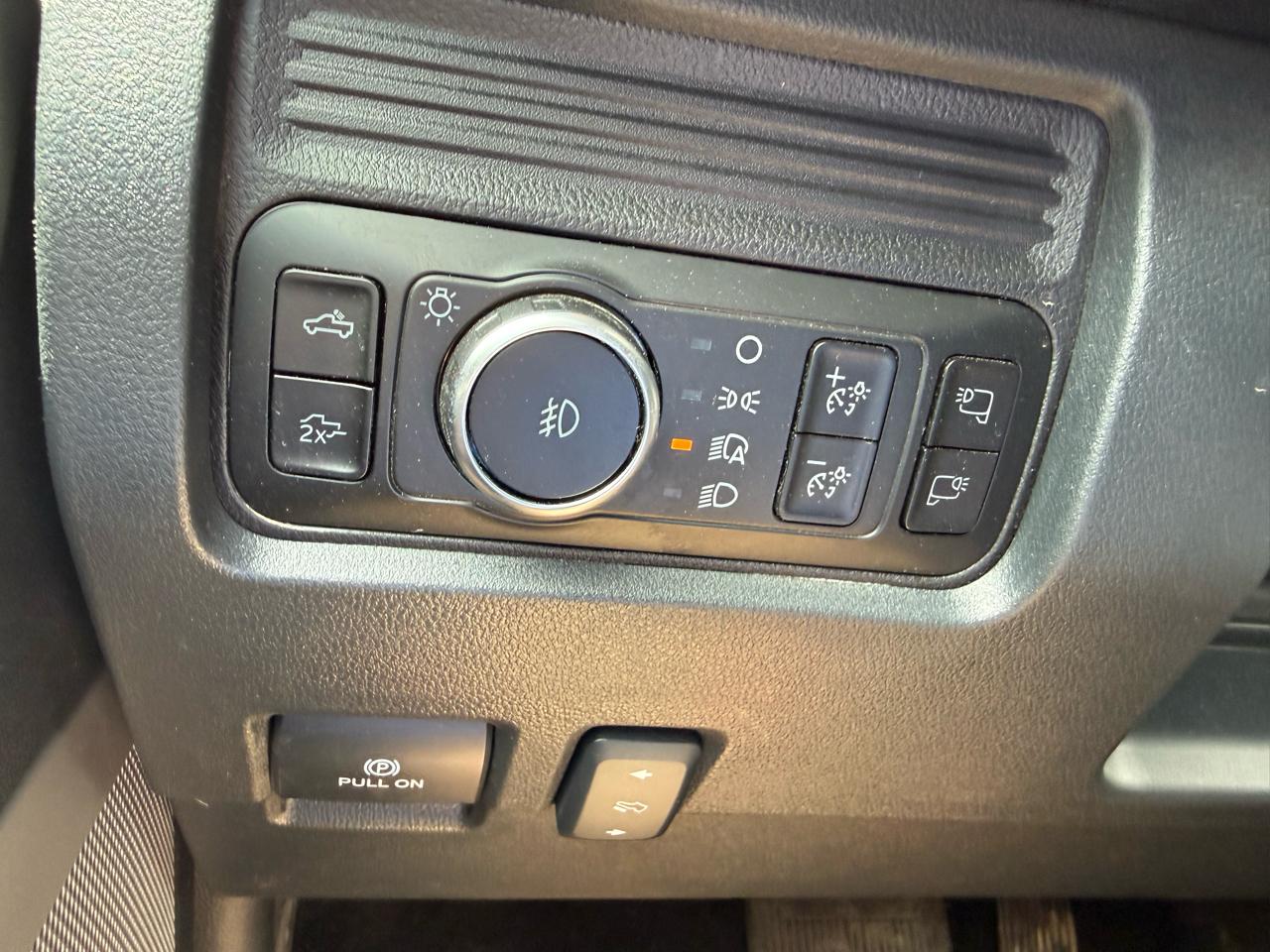 Ford F-250 SD Lariat Crew Cab 4WD 2025