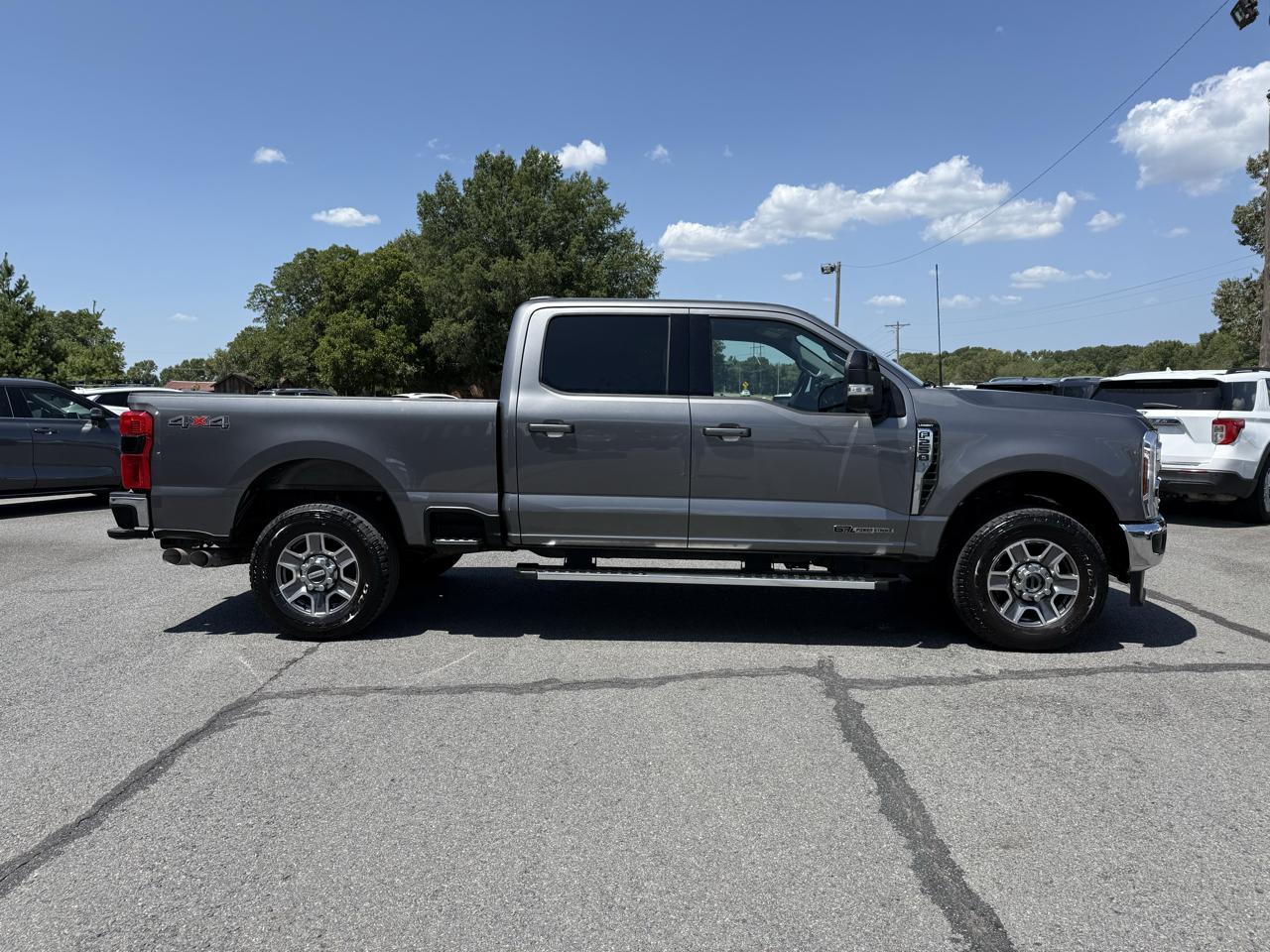 Ford F-250 SD Lariat Crew Cab 4WD 2025