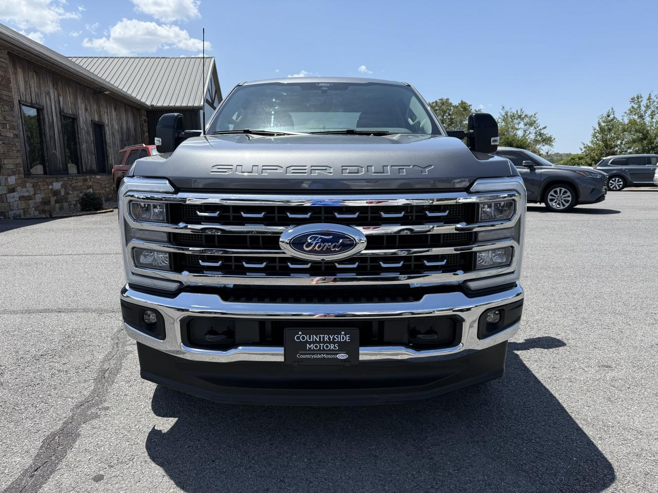 Ford F-250 SD Lariat Crew Cab 4WD 2025