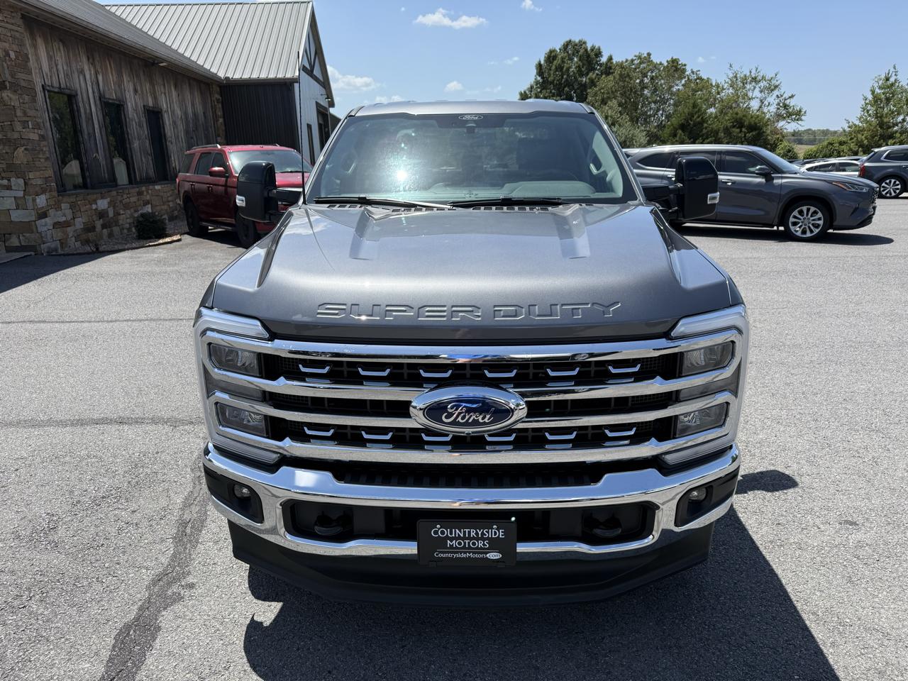 Ford F-250 SD Lariat Crew Cab 4WD 2025