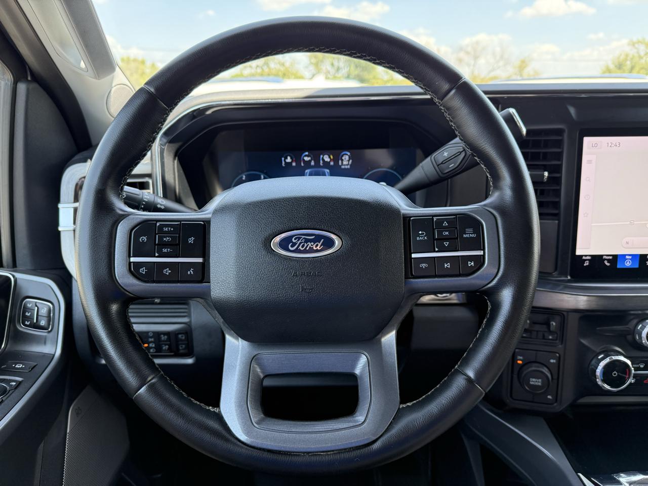Ford F-250 SD Lariat Crew Cab 4WD 2025