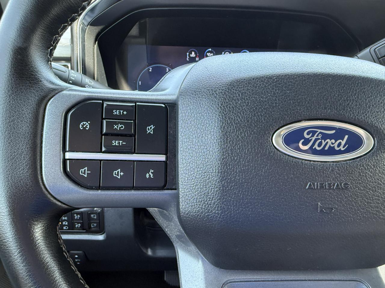 Ford F-250 SD Lariat Crew Cab 4WD 2025