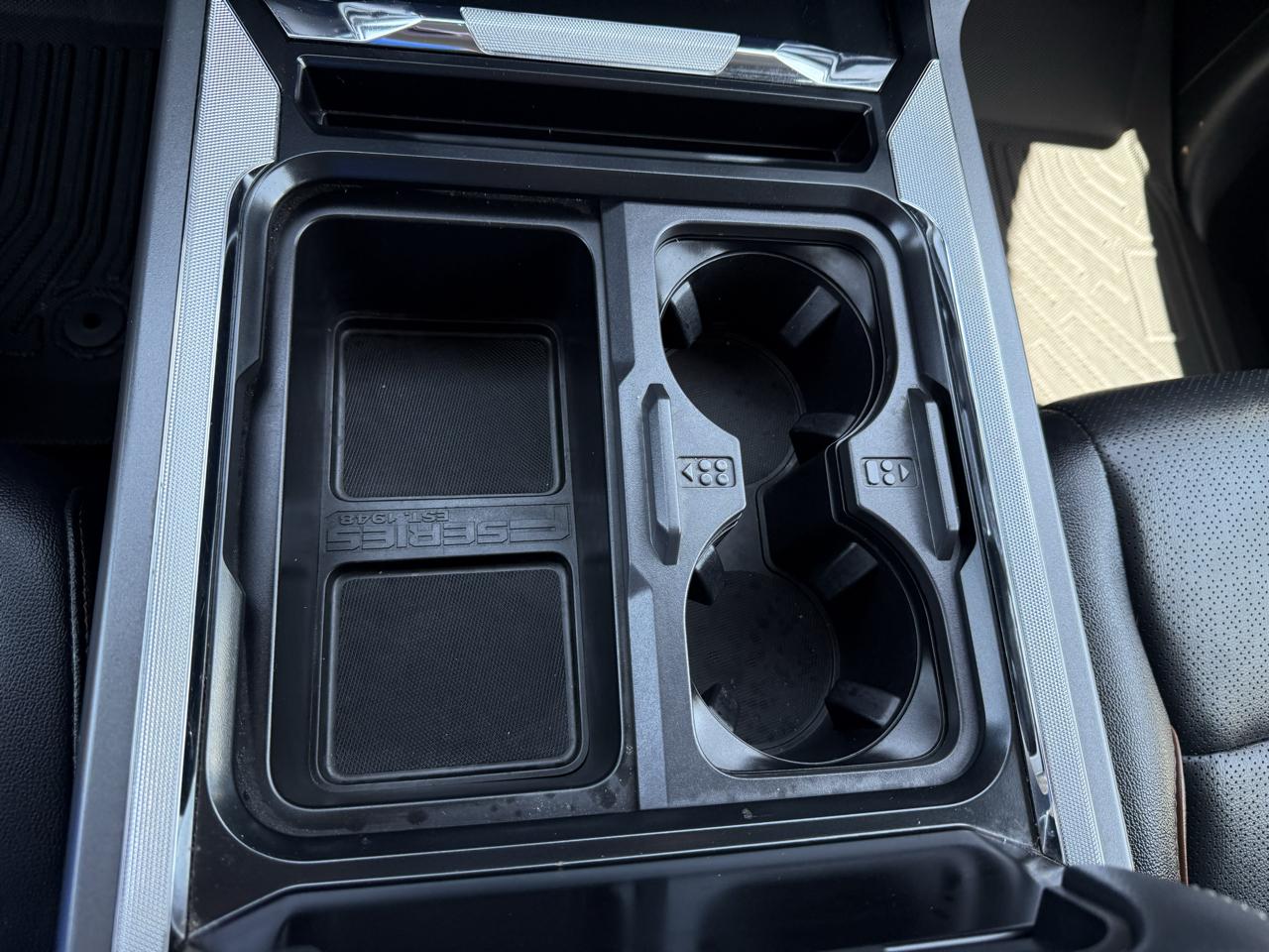 Ford F-250 SD Lariat Crew Cab 4WD 2025