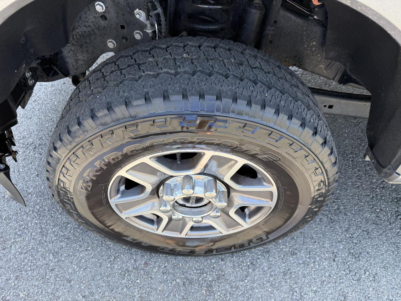 Ford F-250 SD Lariat Crew Cab 4WD 2025