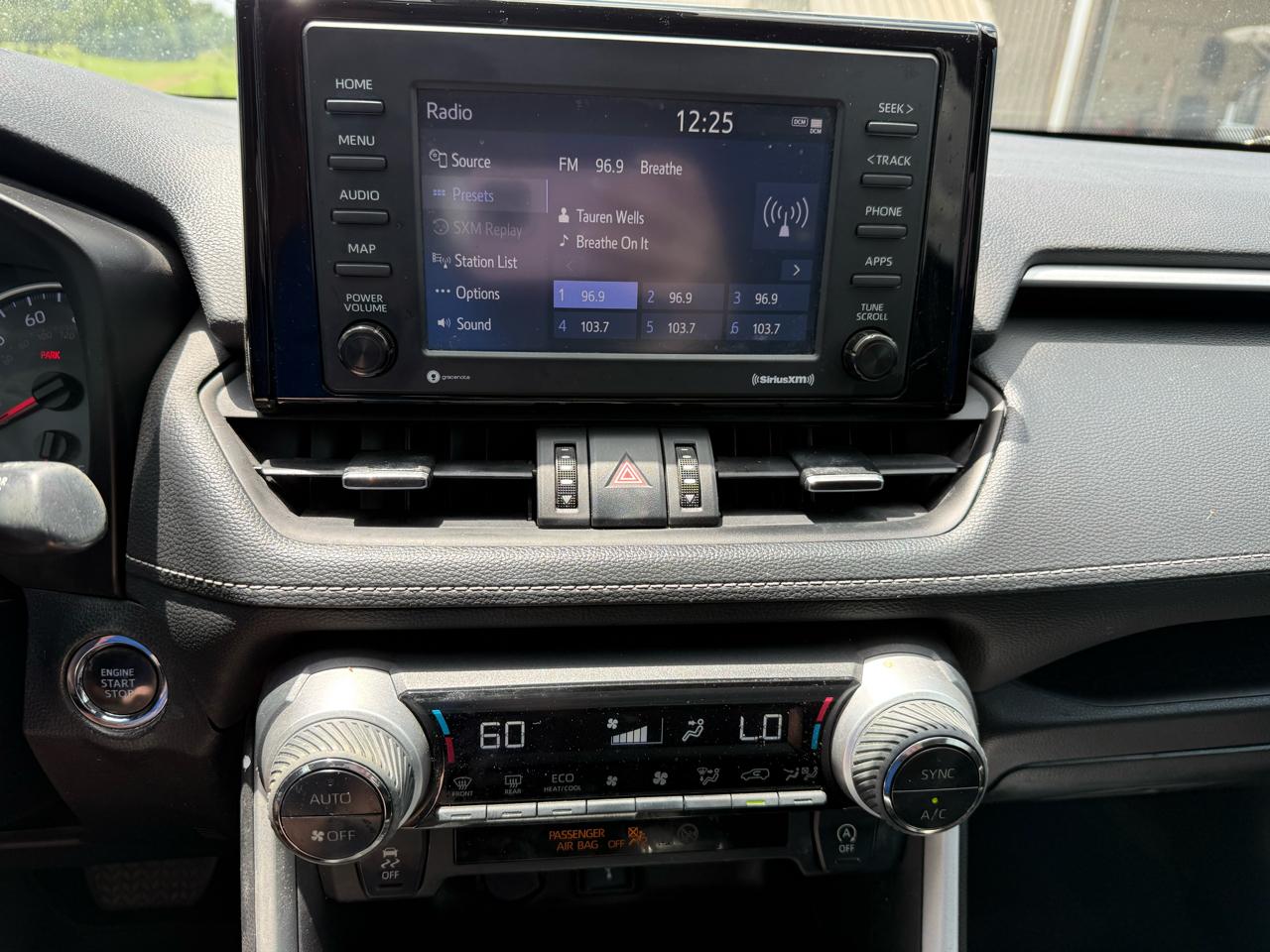 Toyota RAV4 XLE Premium 2022