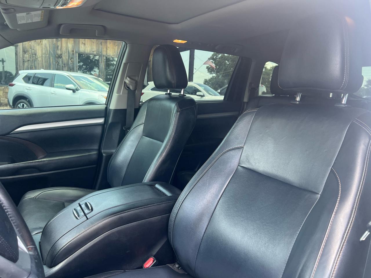 Toyota Highlander XLE AWD V6 2019