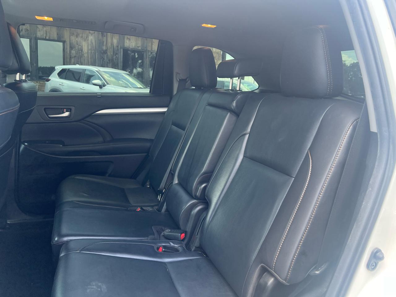 Toyota Highlander XLE AWD V6 2019