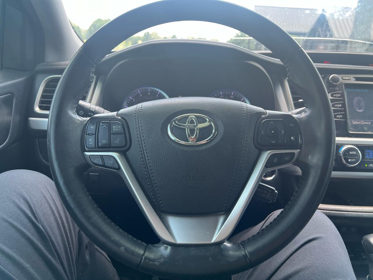 Toyota Highlander XLE AWD V6 2019