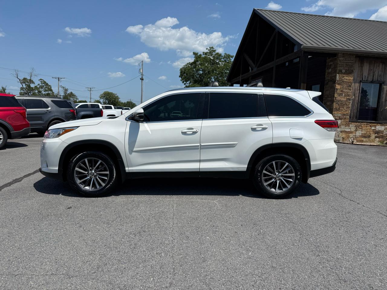 Toyota Highlander XLE AWD V6 2019