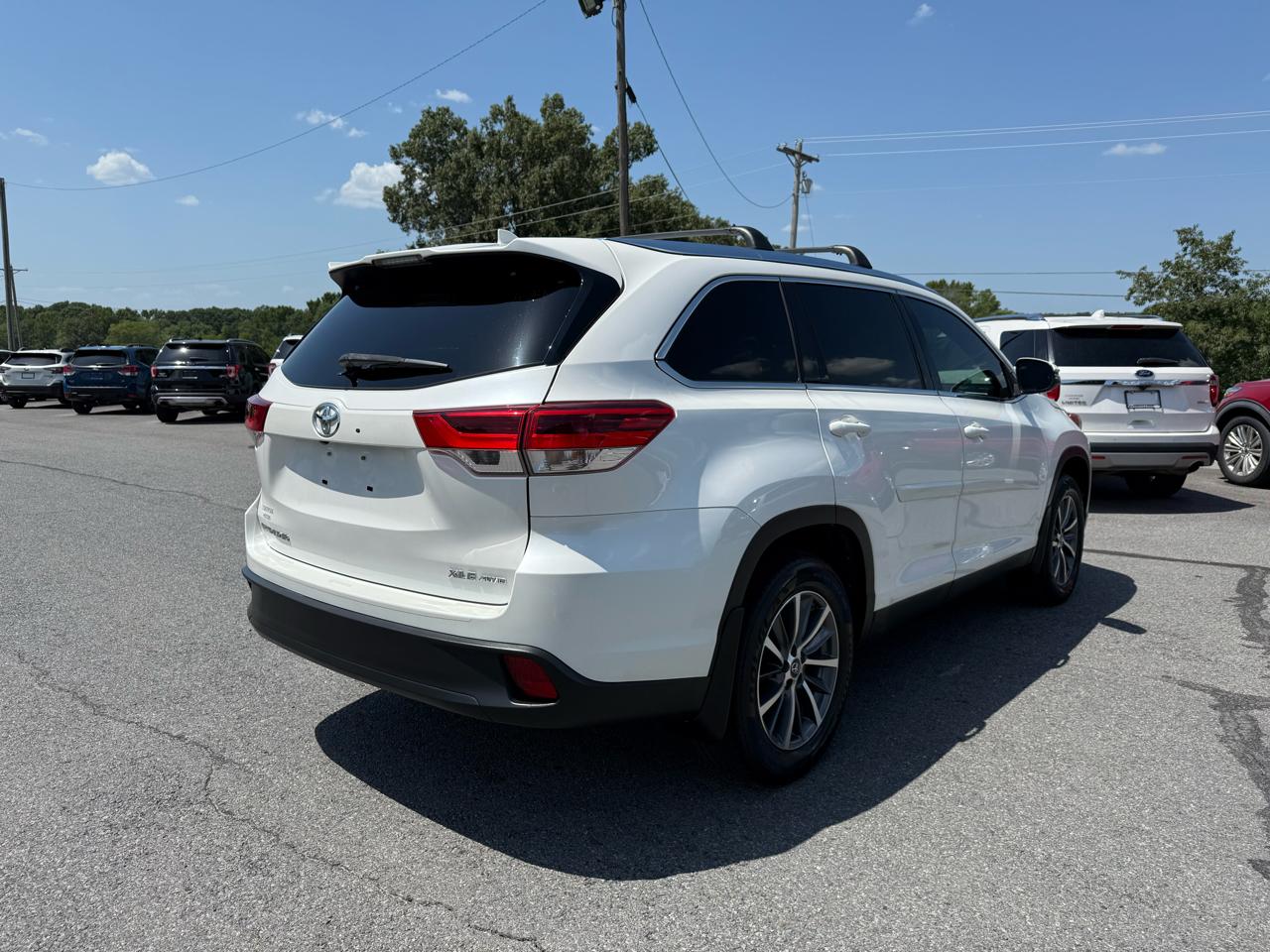 Toyota Highlander XLE AWD V6 2019