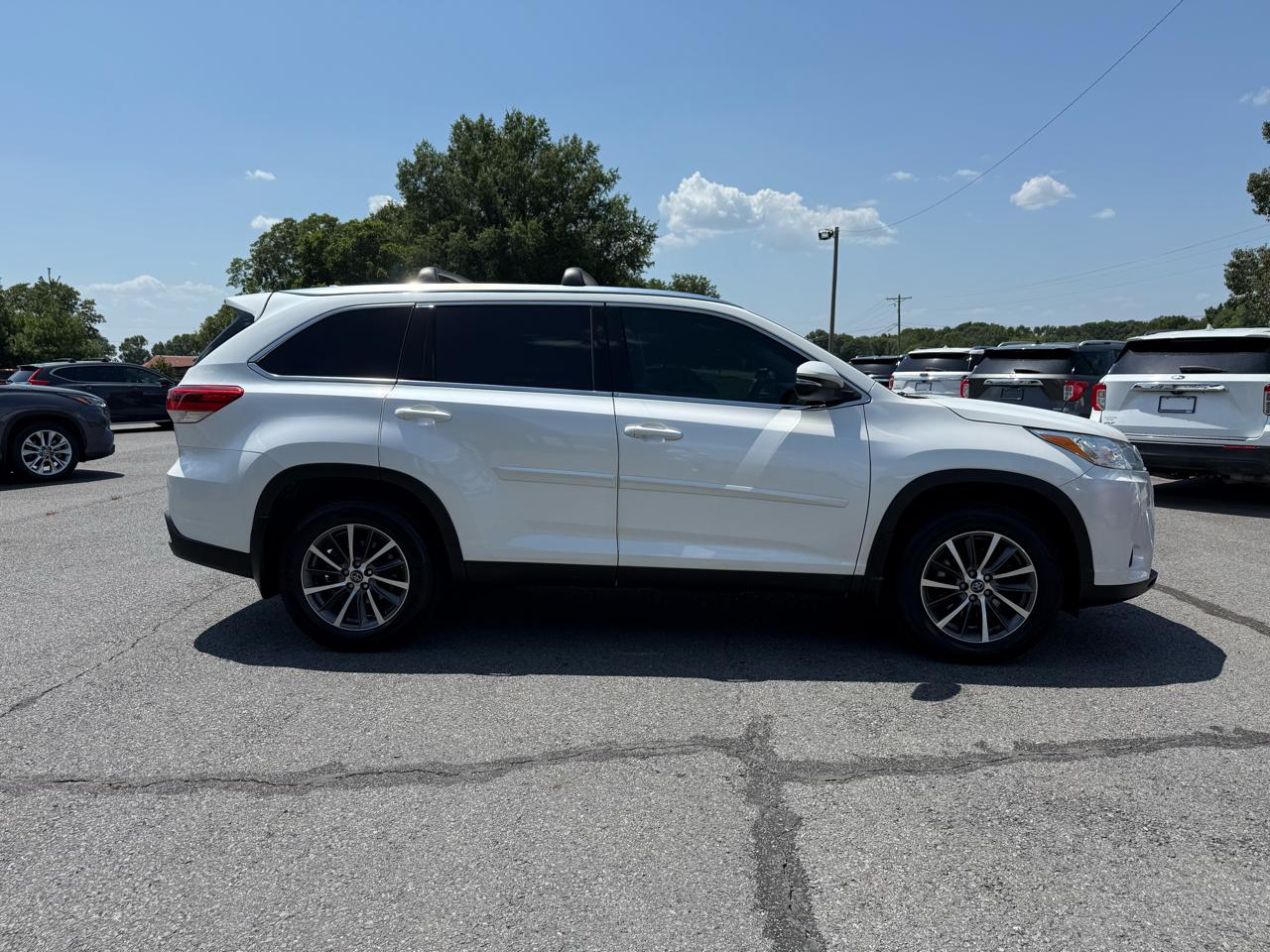 Toyota Highlander XLE AWD V6 2019