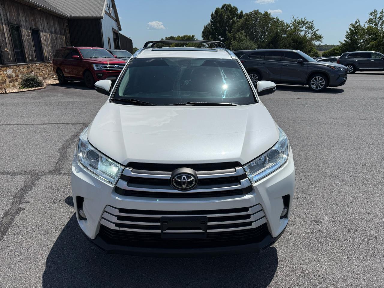 Toyota Highlander XLE AWD V6 2019