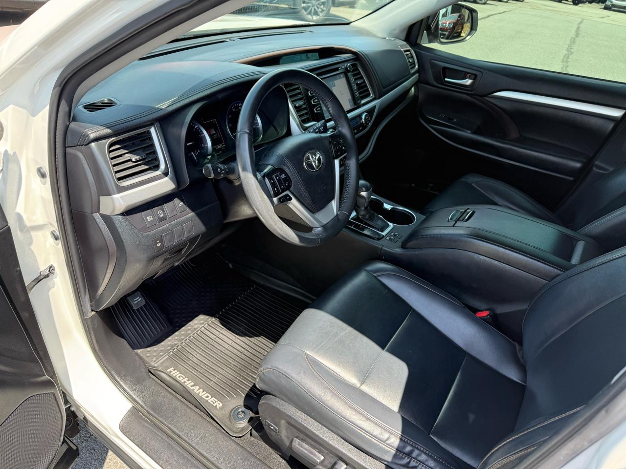 Toyota Highlander XLE AWD V6 2019