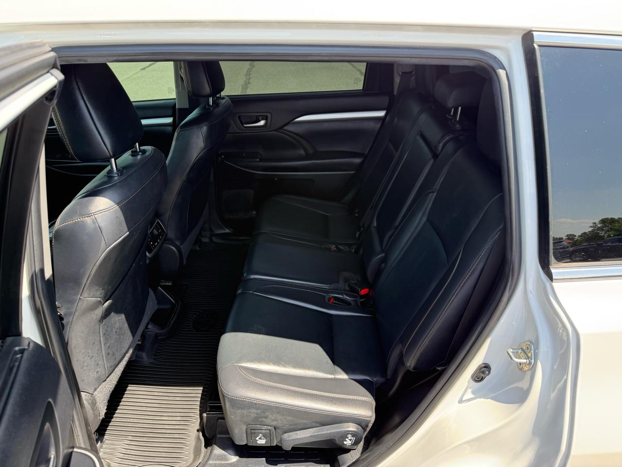 Toyota Highlander XLE AWD V6 2019