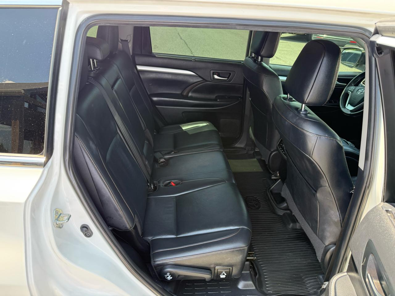 Toyota Highlander XLE AWD V6 2019