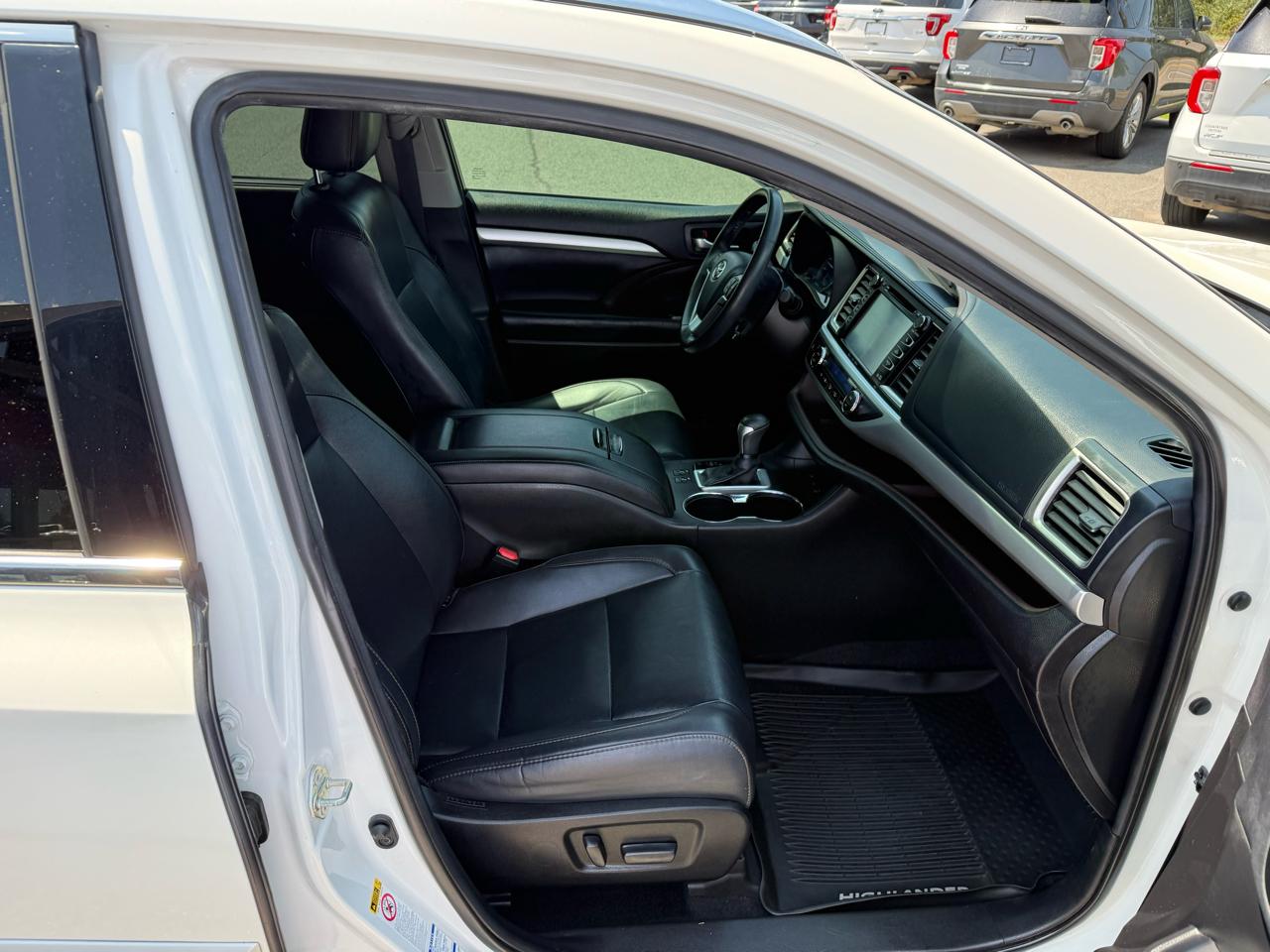 Toyota Highlander XLE AWD V6 2019