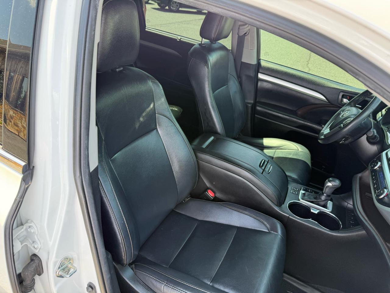 Toyota Highlander XLE AWD V6 2019