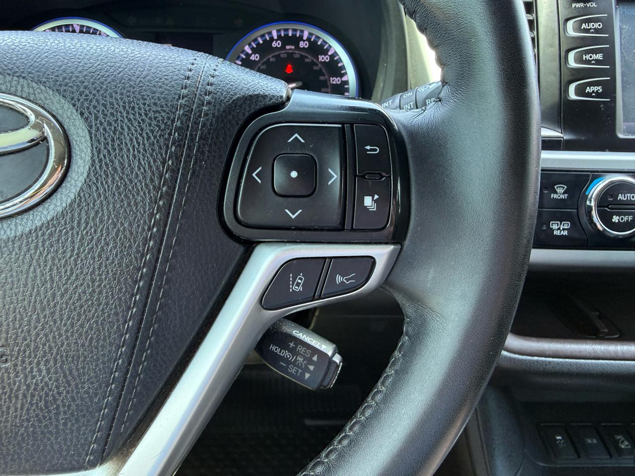Toyota Highlander XLE AWD V6 2019