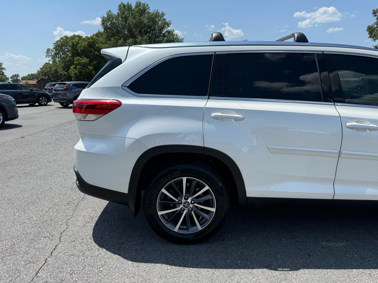 Toyota Highlander XLE AWD V6 2019