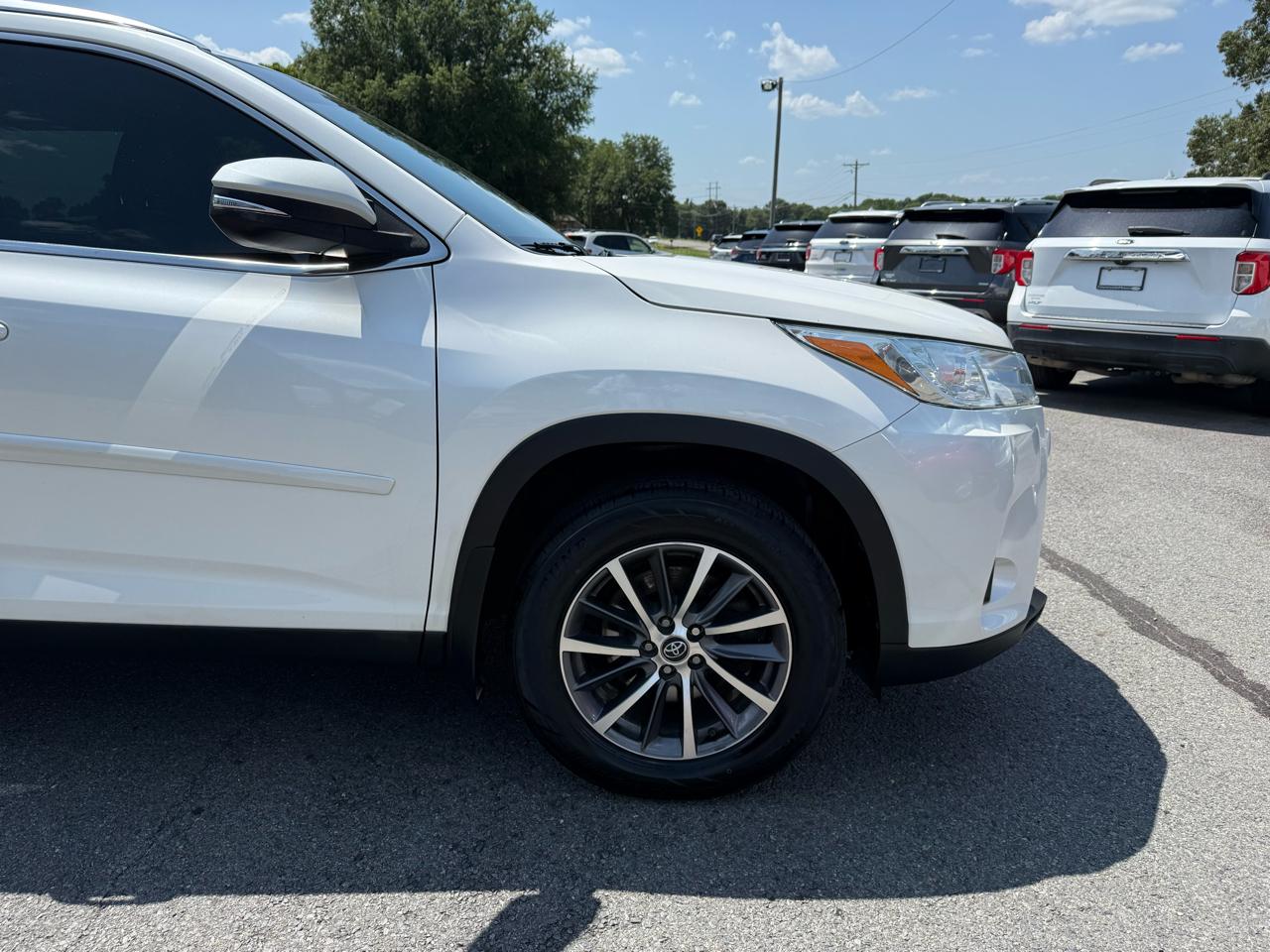 Toyota Highlander XLE AWD V6 2019