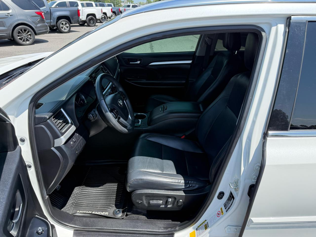 Toyota Highlander XLE AWD V6 2019