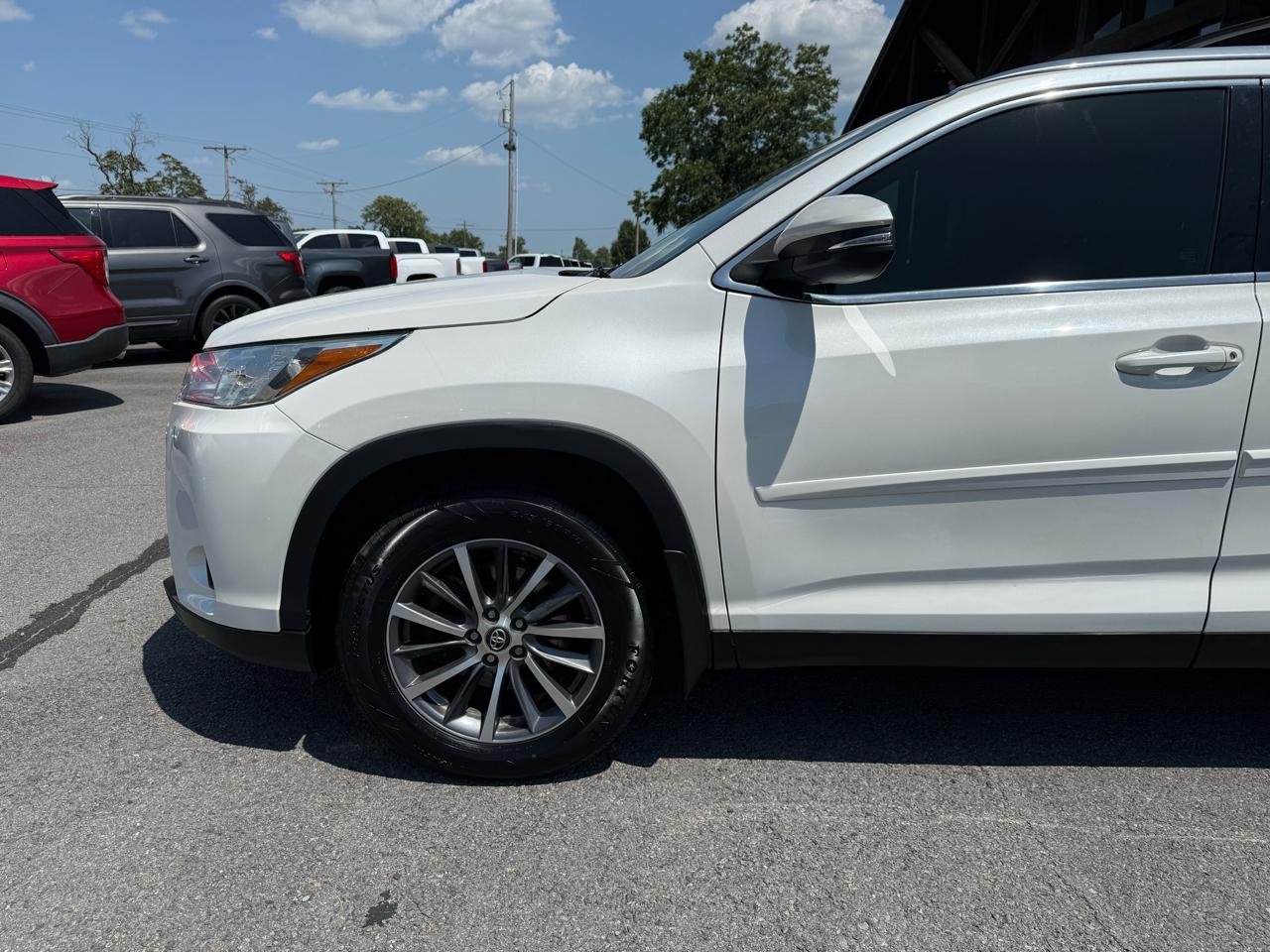 Toyota Highlander XLE AWD V6 2019
