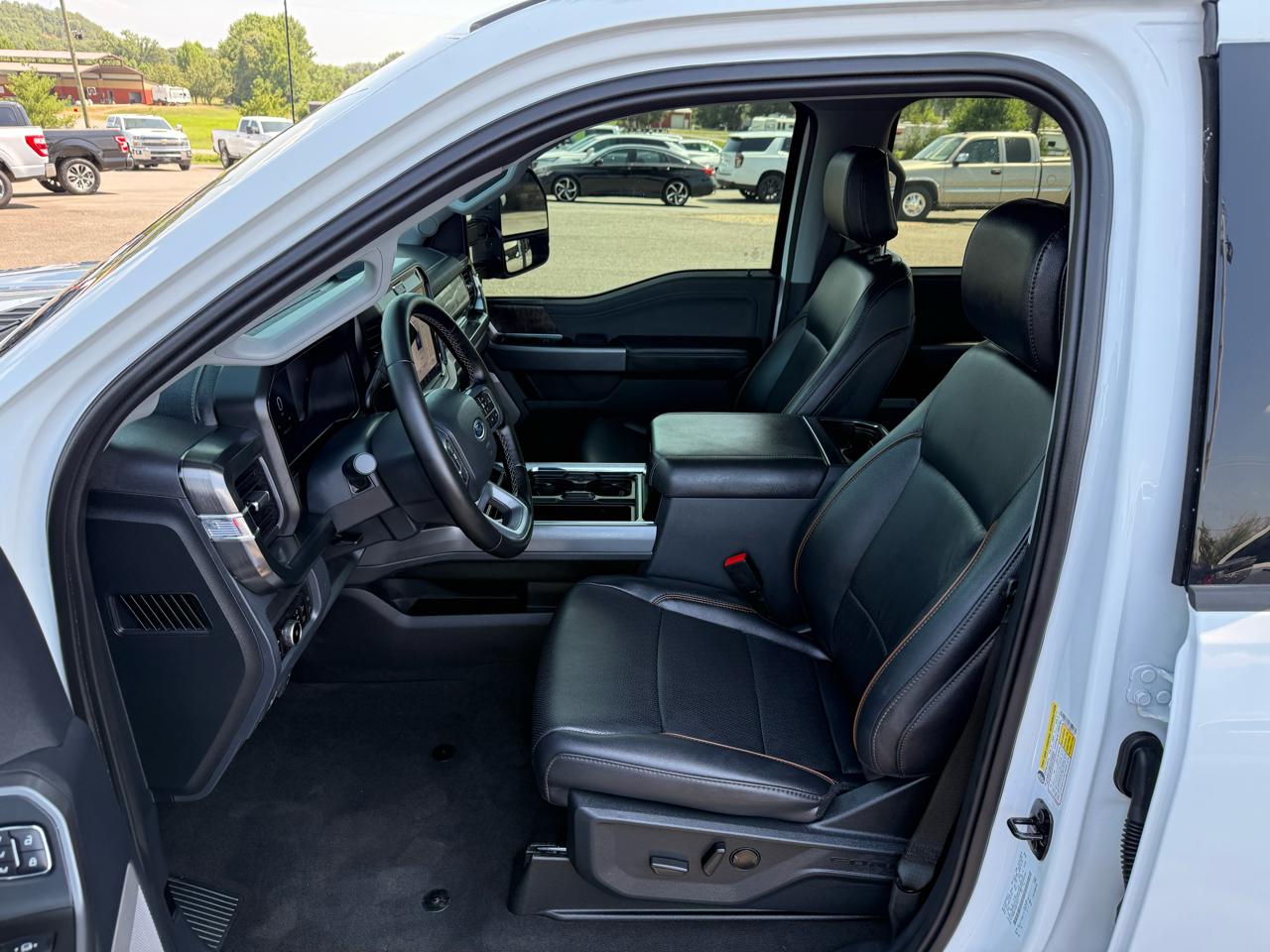 Ford F-250 SD Lariat Crew Cab 4WD 2025