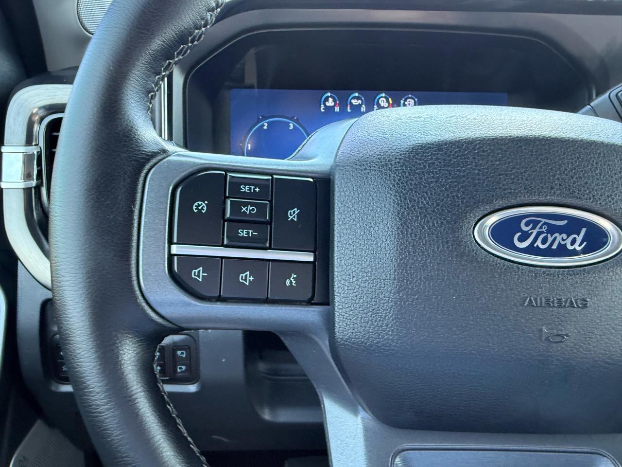 Ford F-250 SD Lariat Crew Cab 4WD 2025