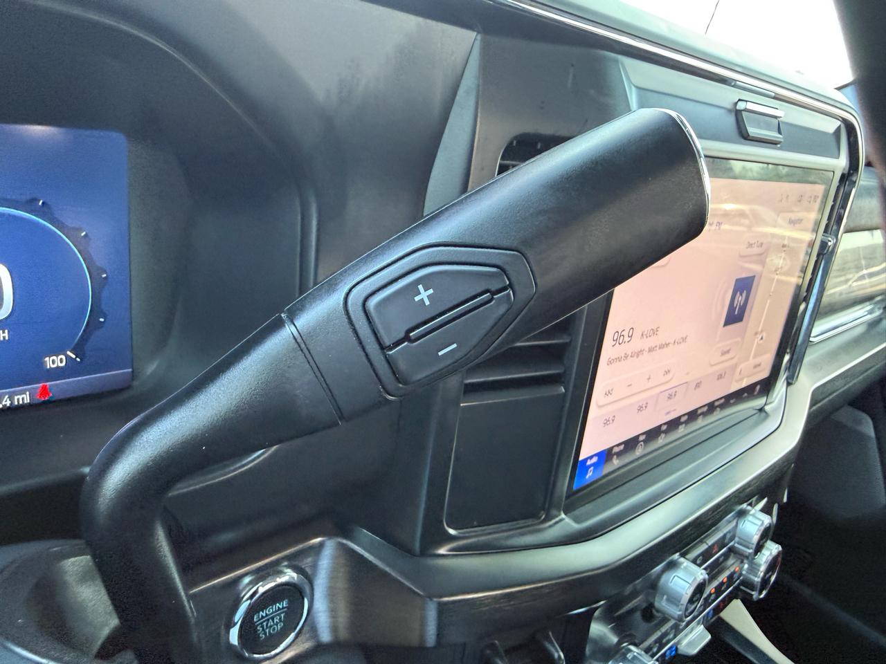 Ford F-250 SD Lariat Crew Cab 4WD 2025