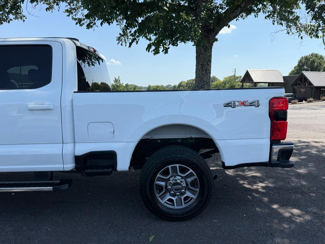 Ford F-250 SD Lariat Crew Cab 4WD 2025