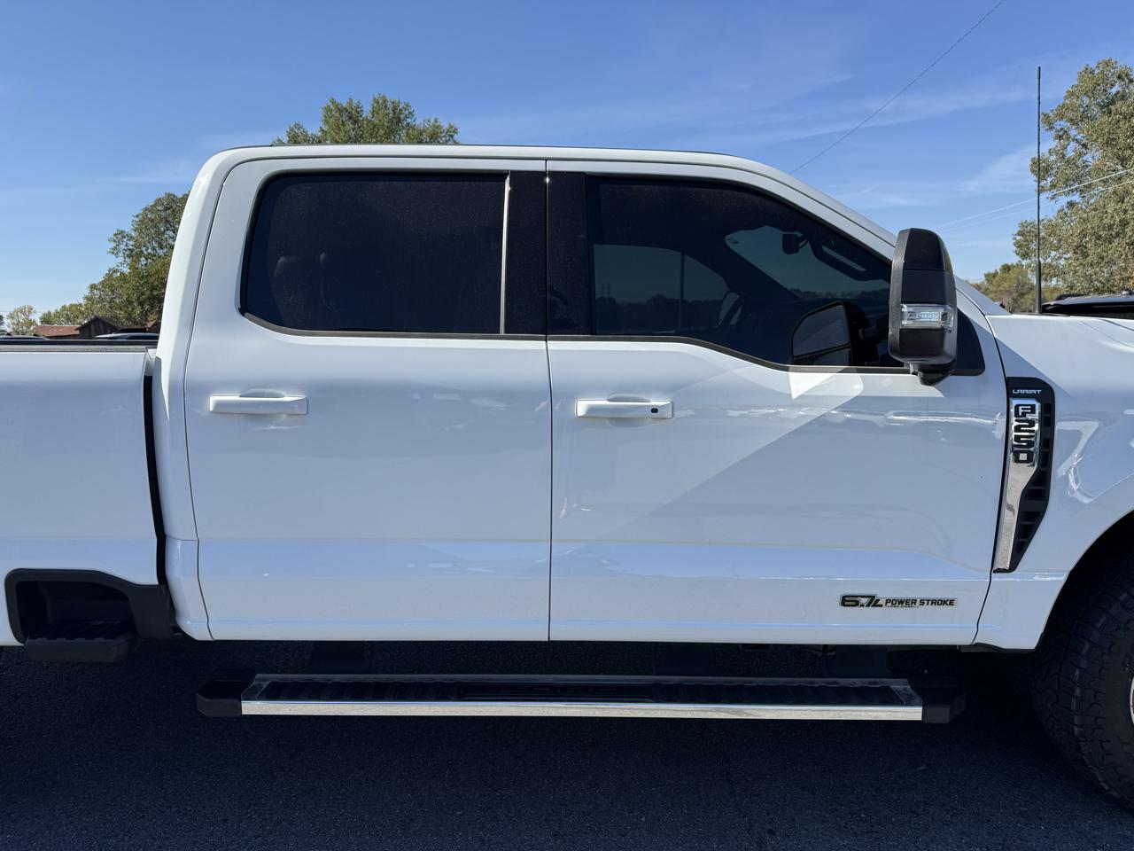Ford F-250 SD Lariat Crew Cab 4WD 2025