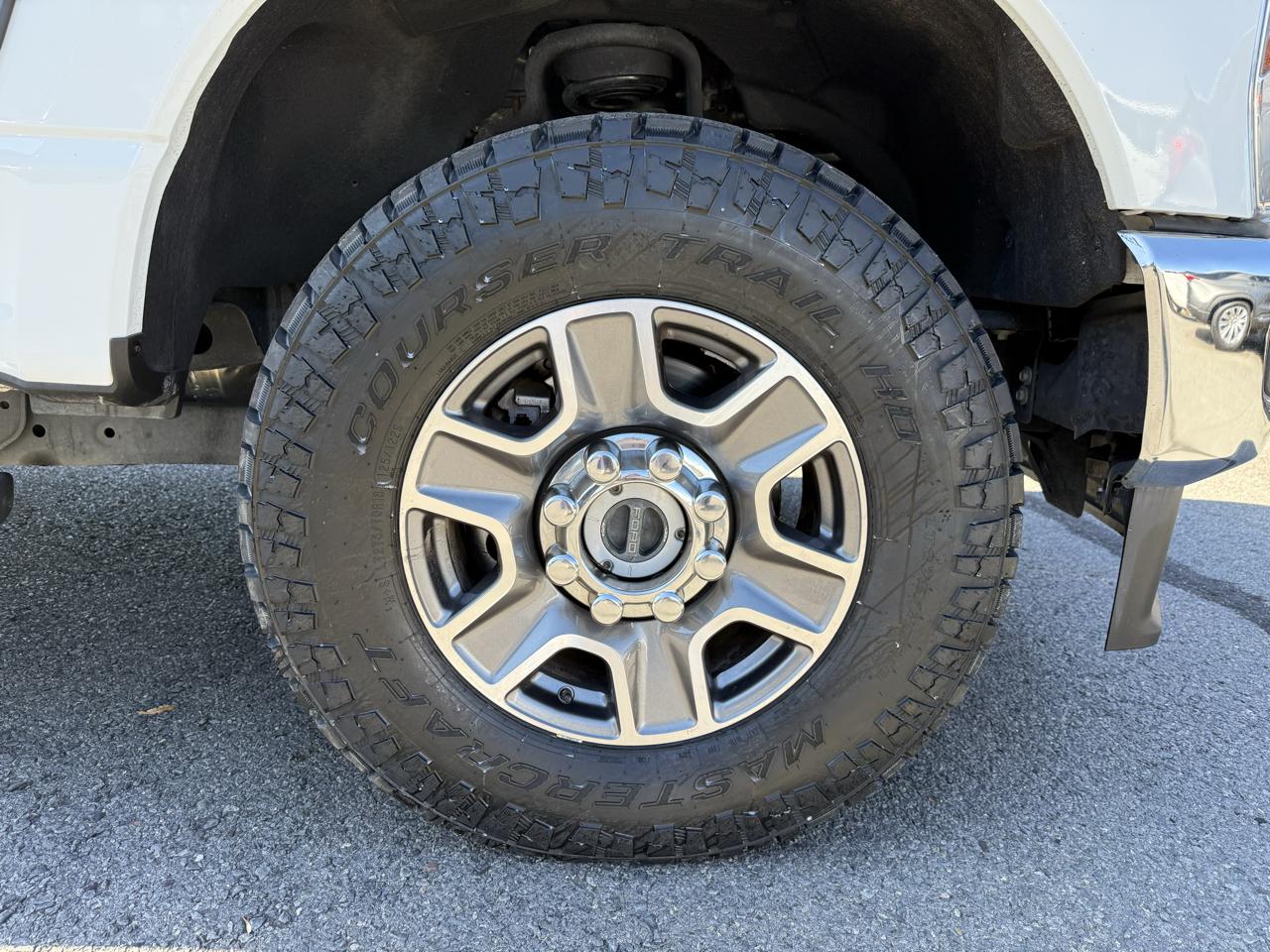Ford F-250 SD Lariat Crew Cab 4WD 2025