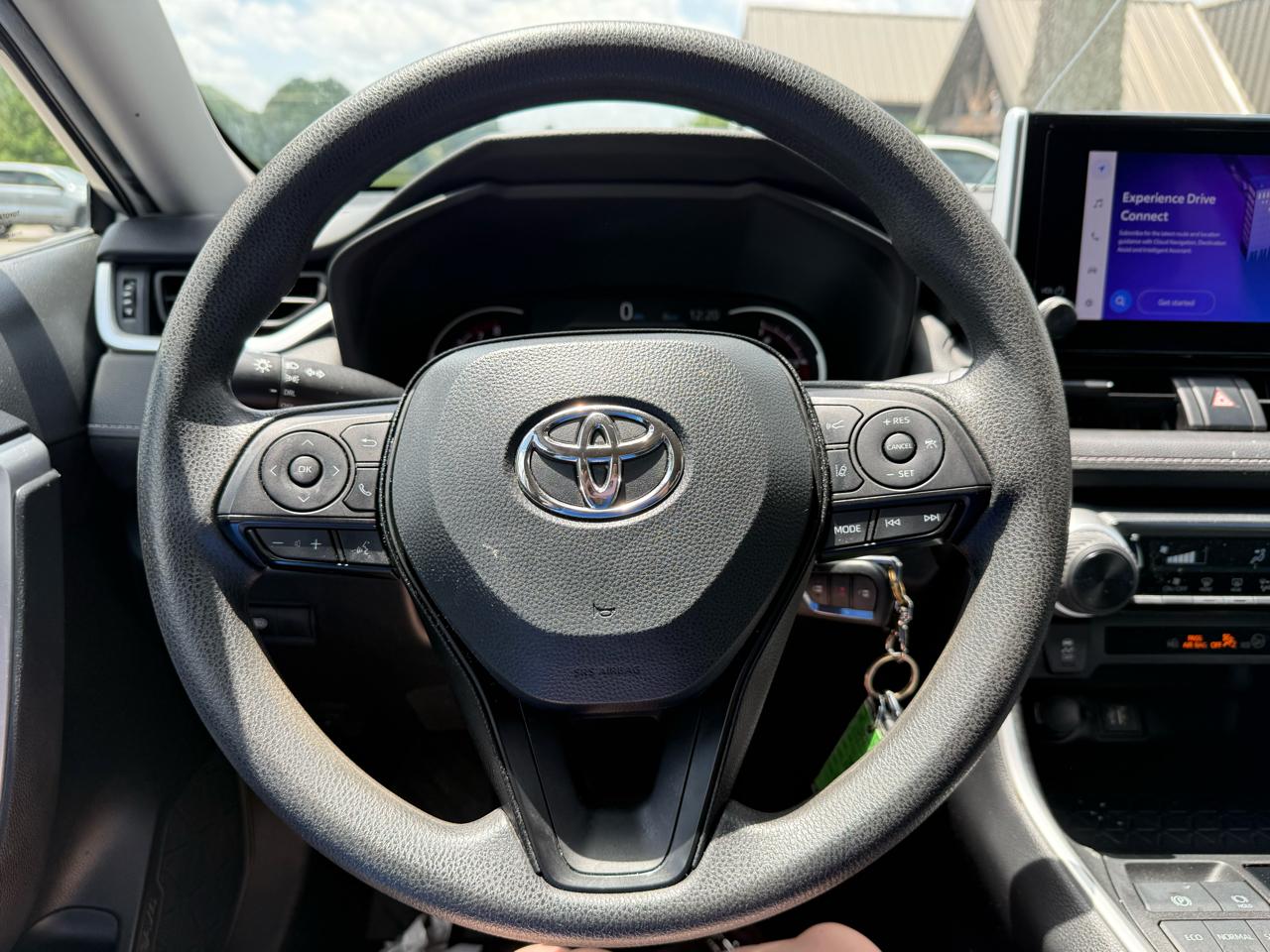 Toyota RAV4 LE 2023