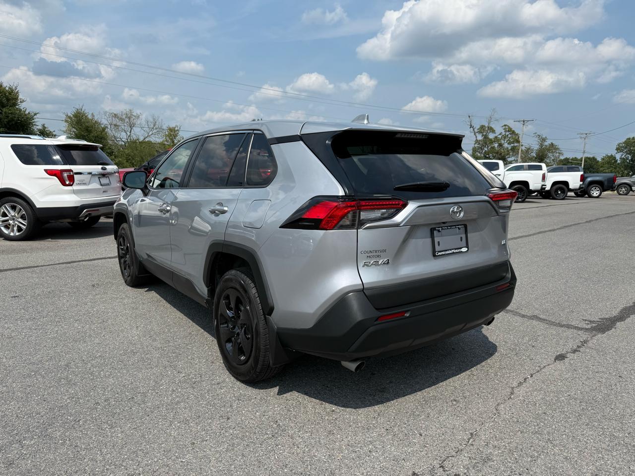 Toyota RAV4 LE 2023