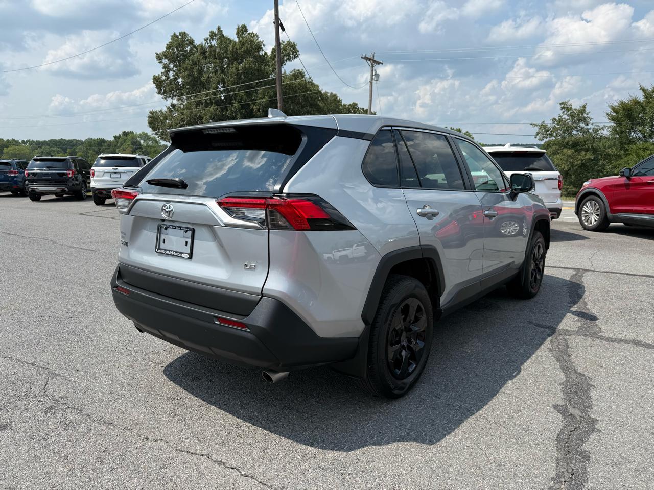 Toyota RAV4 LE 2023