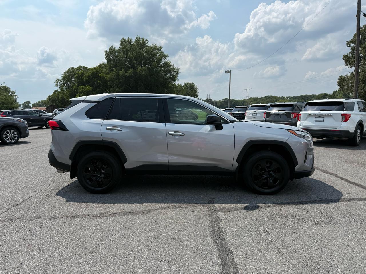 Toyota RAV4 LE 2023