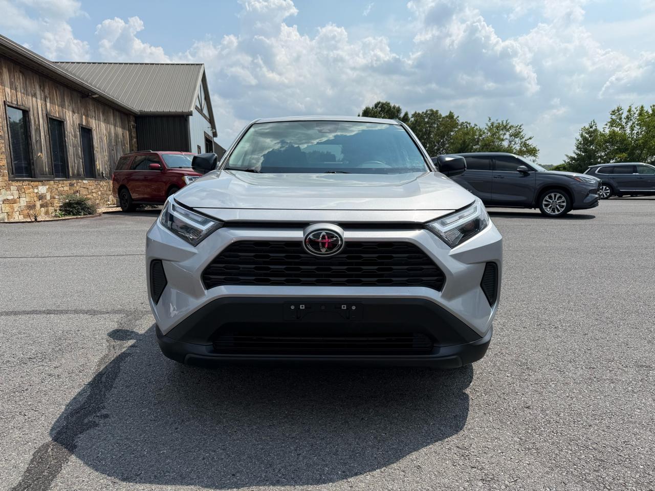 Toyota RAV4 LE 2023