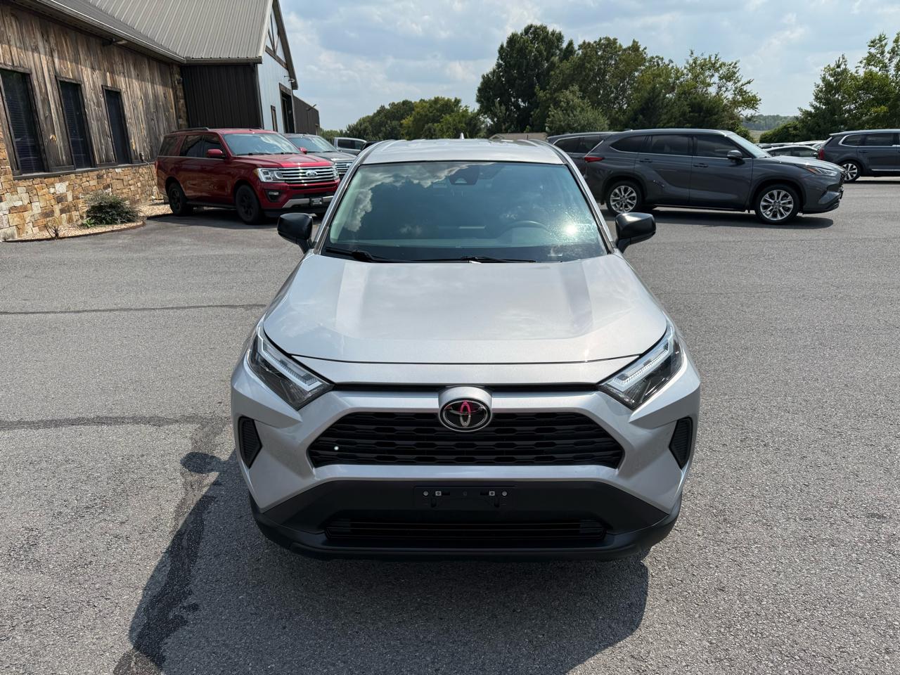 Toyota RAV4 LE 2023