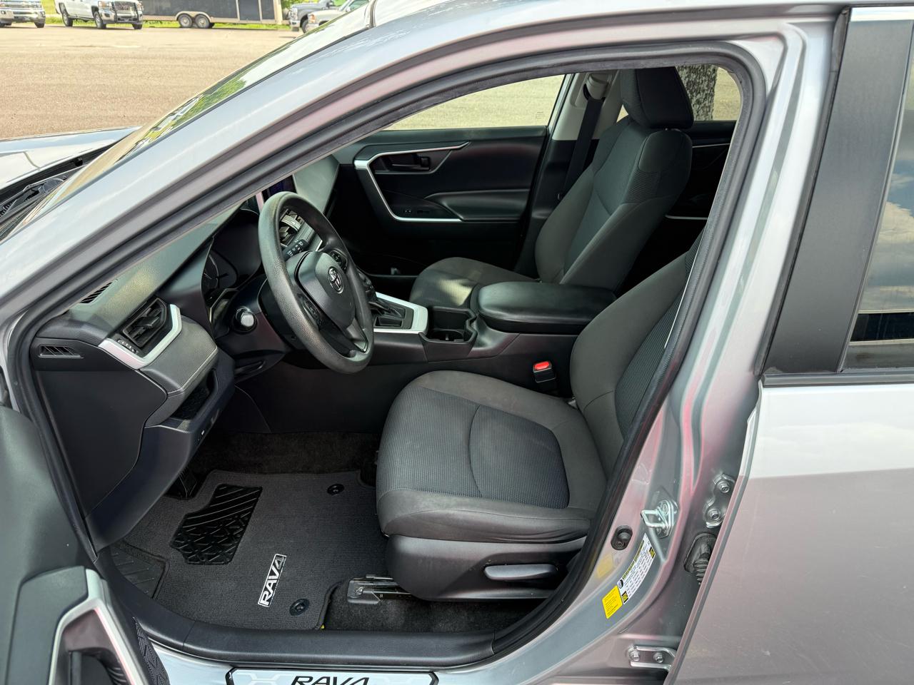 Toyota RAV4 LE 2023