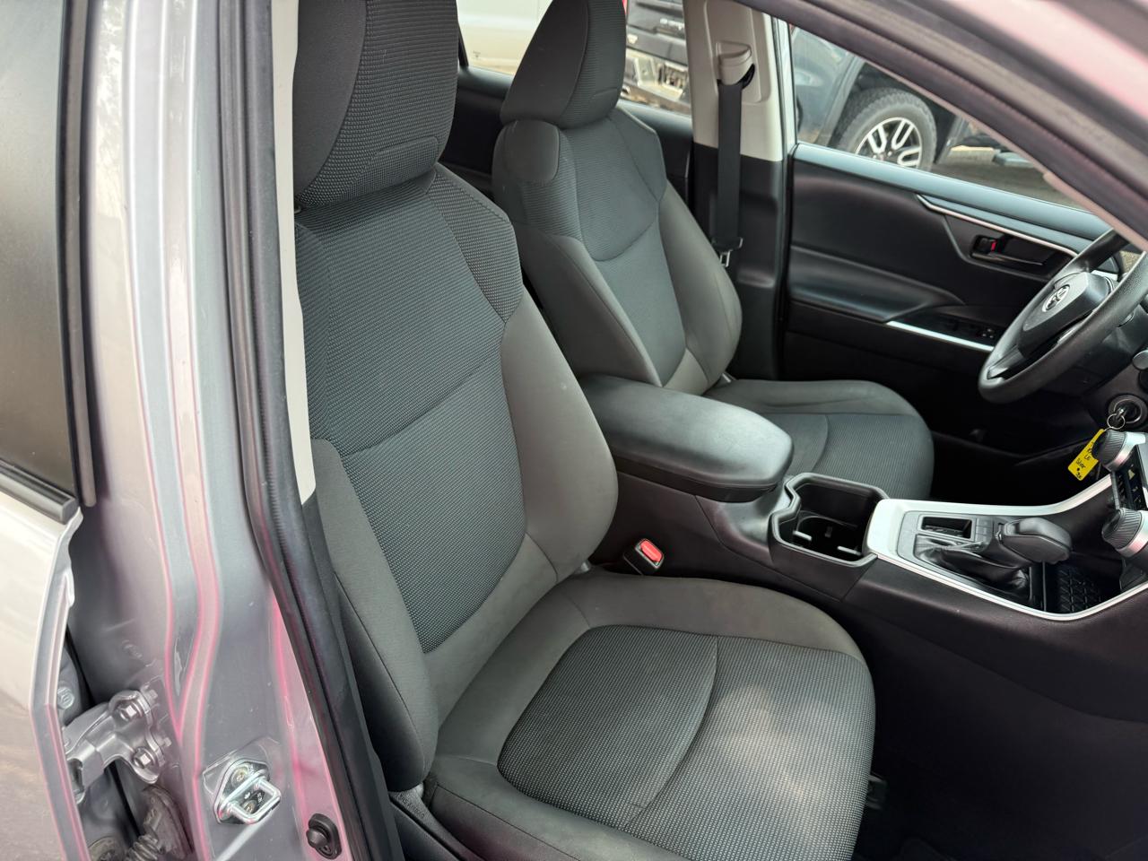 Toyota RAV4 LE 2023