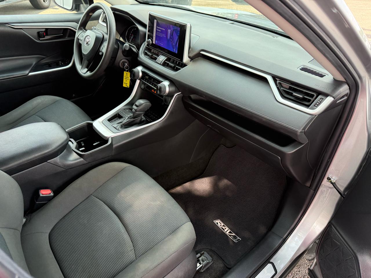 Toyota RAV4 LE 2023