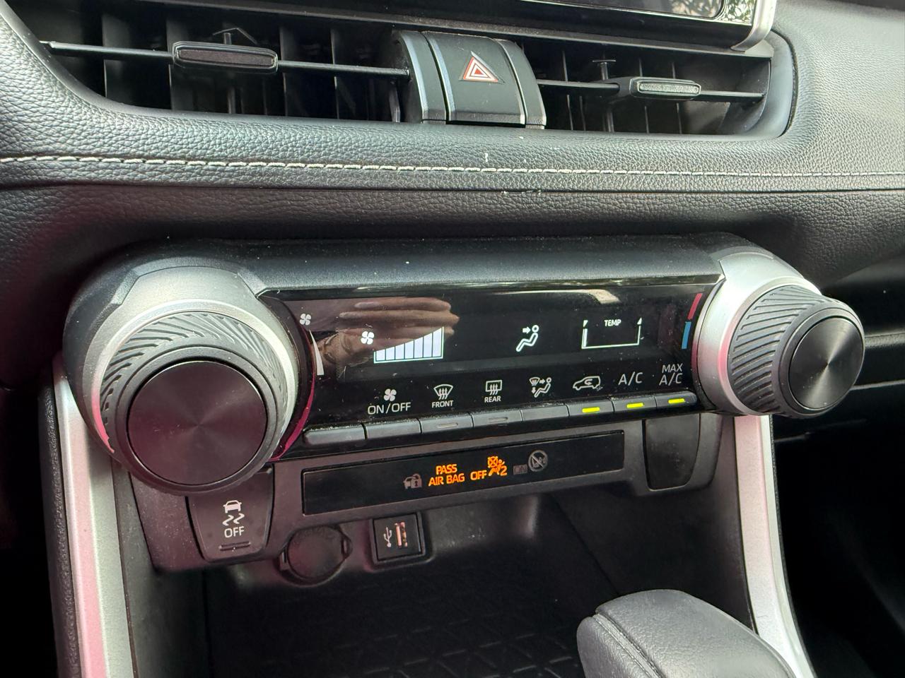 Toyota RAV4 LE 2023