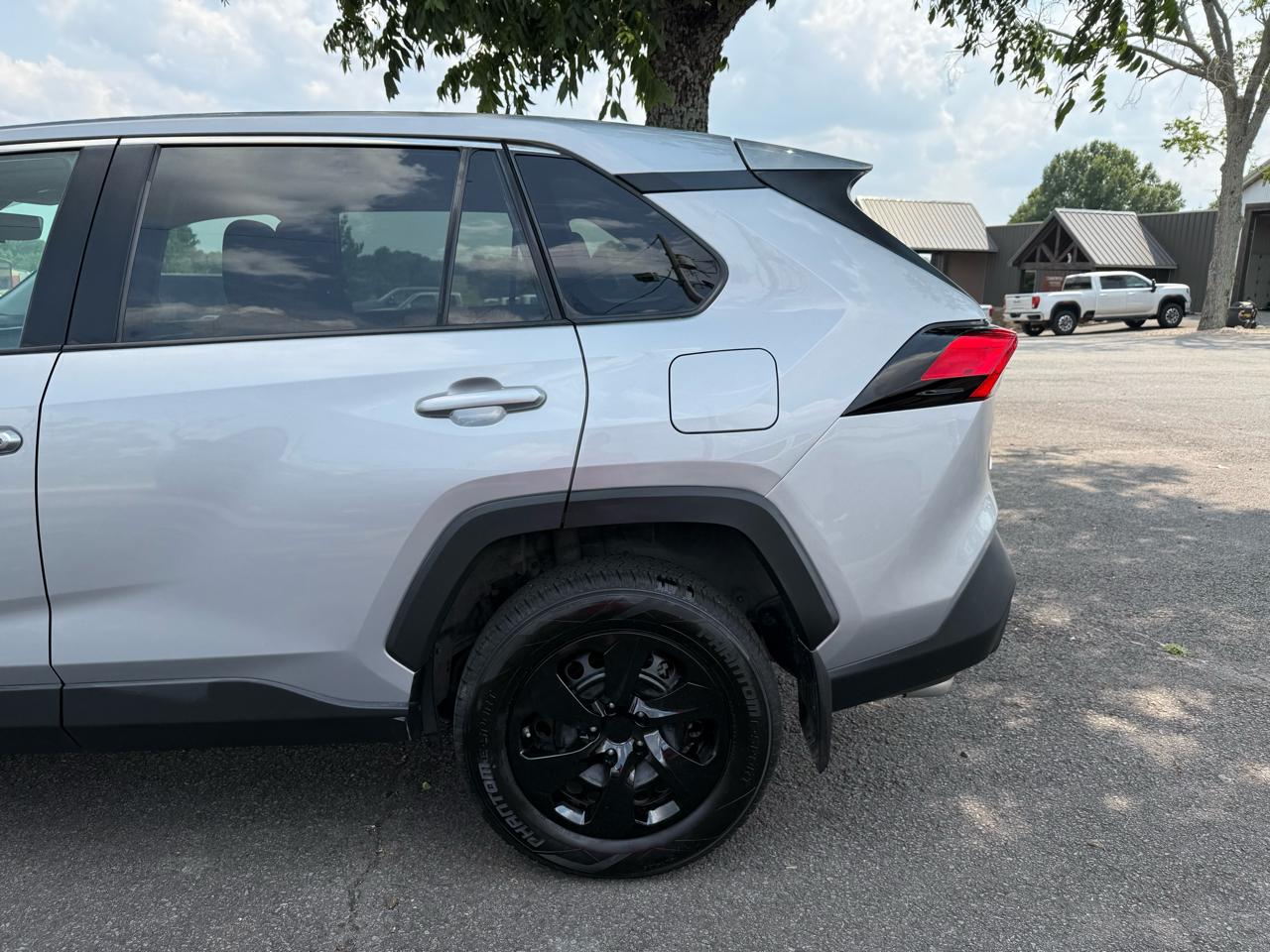 Toyota RAV4 LE 2023