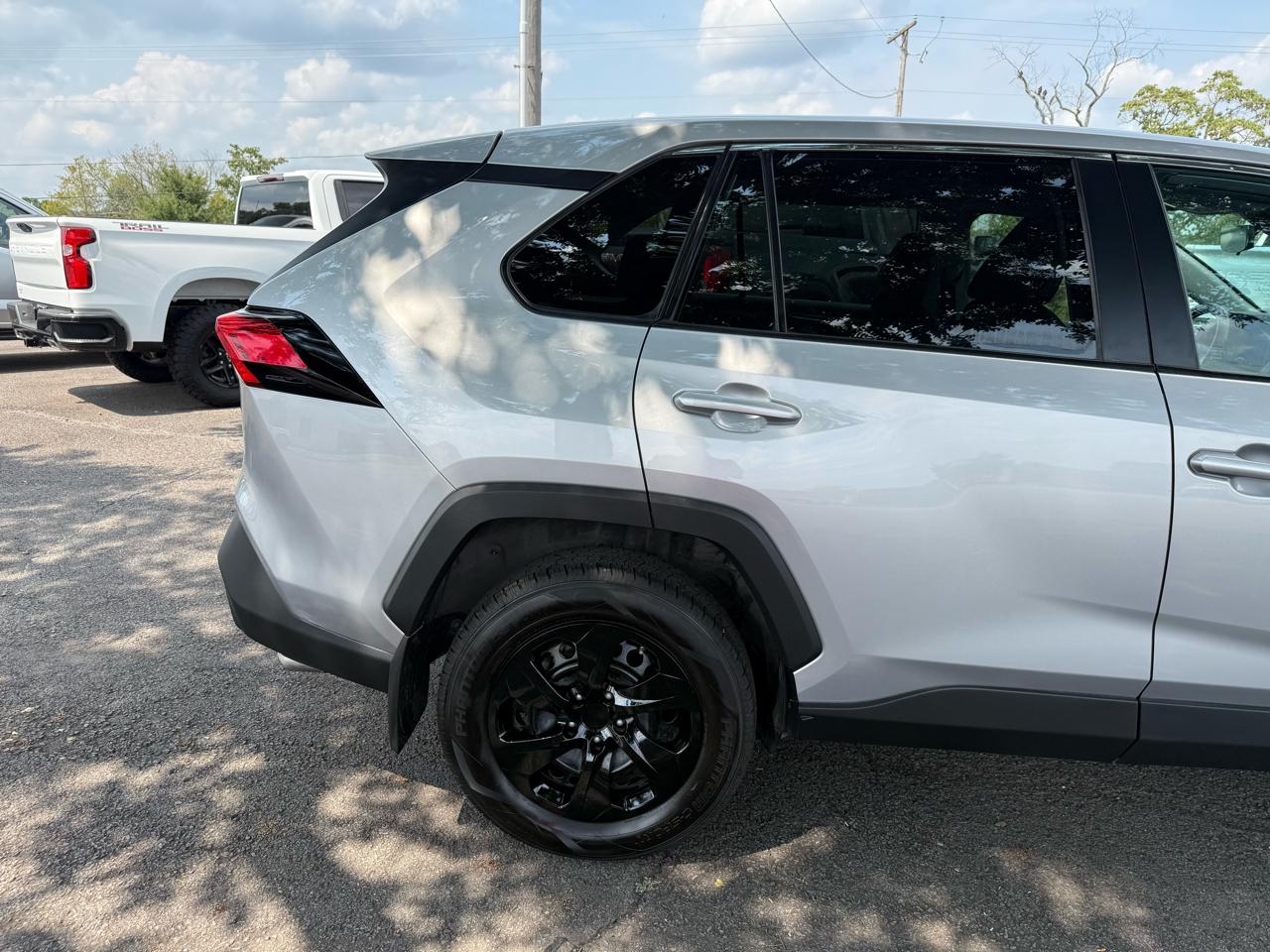 Toyota RAV4 LE 2023