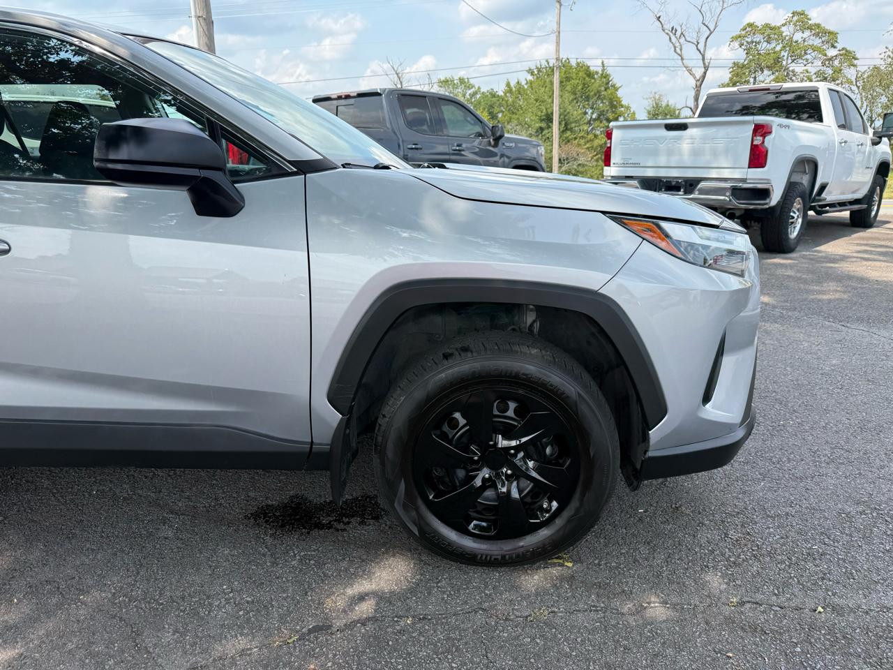 Toyota RAV4 LE 2023
