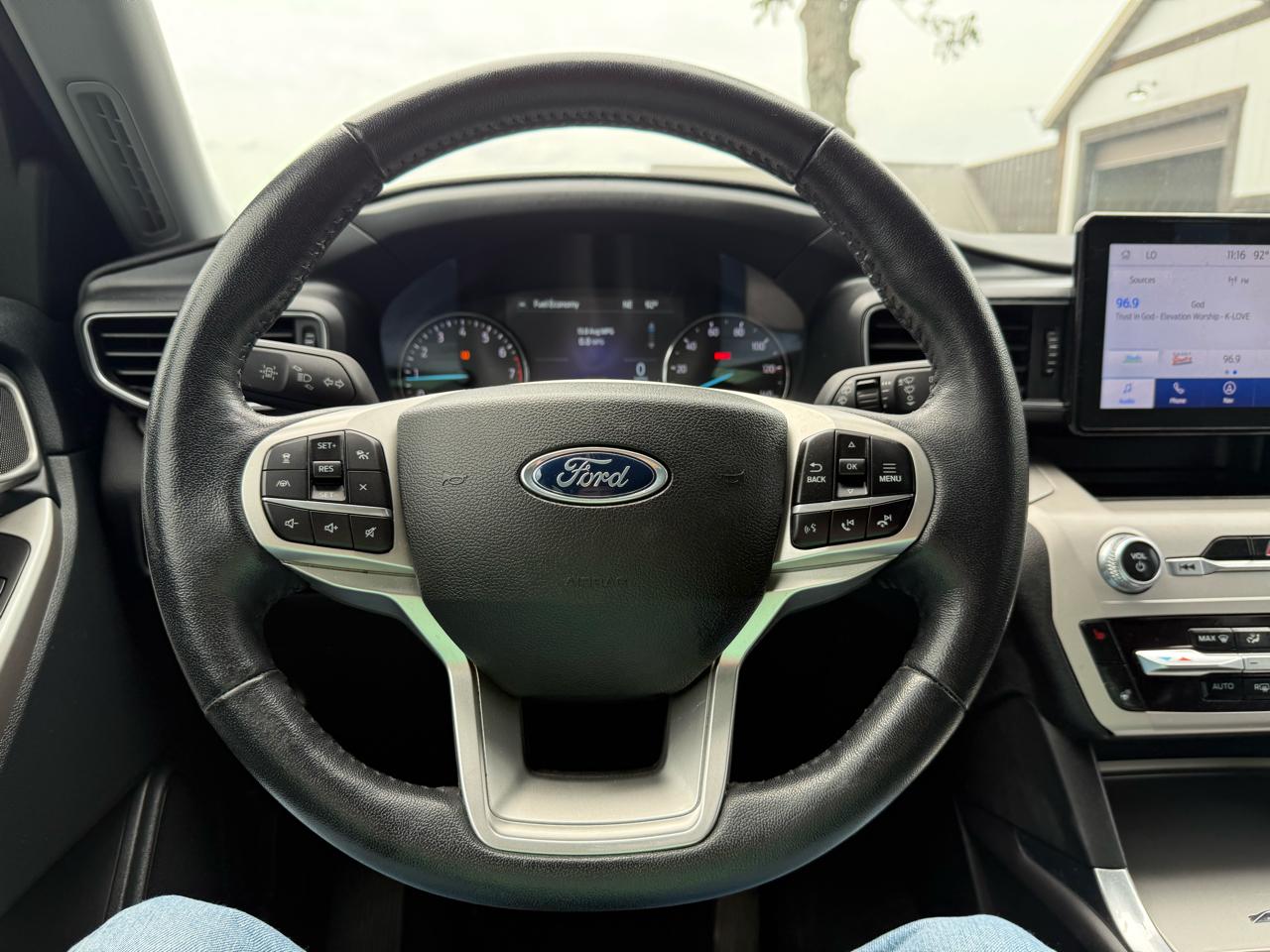 Ford Explorer XLT 2023