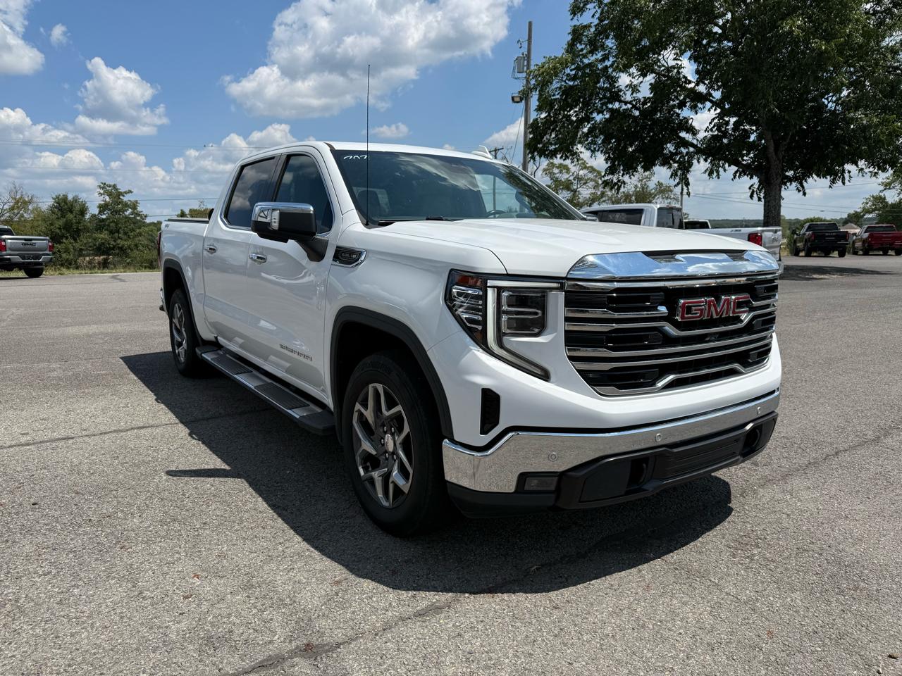 GMC Sierra 1500 SLT Crew Cab 4WD 2022